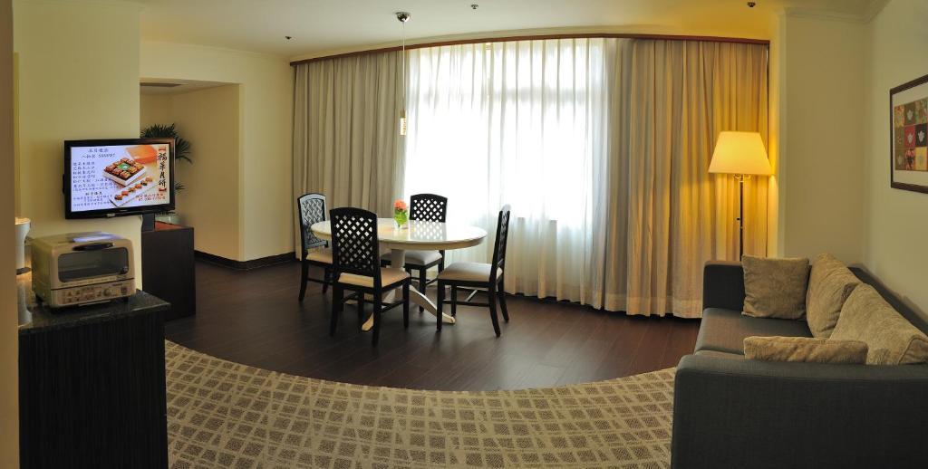 The Howard Plaza Hotel Kaohsiung Room photo